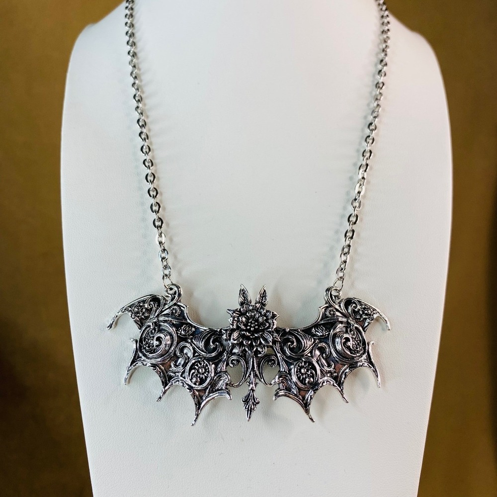 Bat Flower Necklace/Brooch Womens Silver-tone Ornate Filigree Goth Vampire‎ New